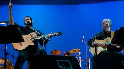 Adrián Goizueta y Luis Enrique Mejía Godoy