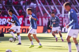 Independiente espera a Racing, con el color de siempre: formaciones confirmadas