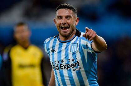 Adrián 'Maravilla' Martínez sería titular en el clásico de este fin de semana ante Boca