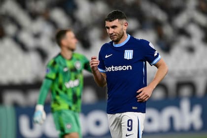 Adrián "Maravilla" Martínez, un goleador que ya no es tan efectivo en Racing