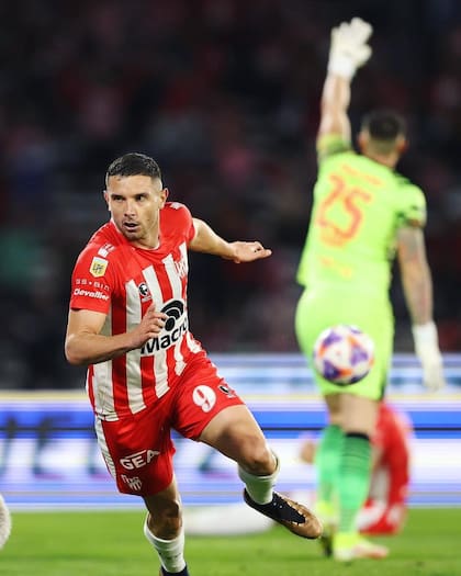 Adrián Martínez y el gol: una costumbre con la camiseta de Instituto