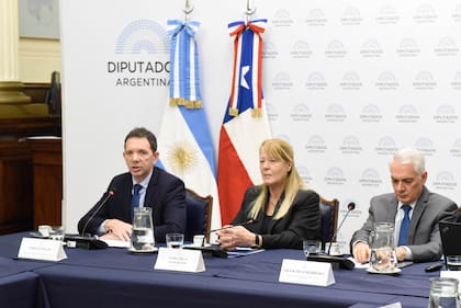 Adrián Pagán, a la izquierda de la imagen