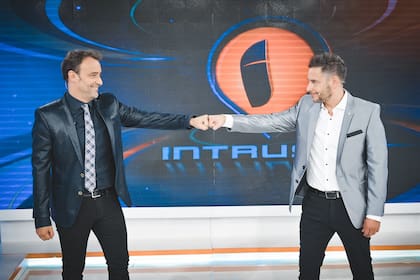 Adrián Pallares y Rodrigo Lussich tomaron la posta de Jorge Rial, el creador e histórico conductor de Intrusos