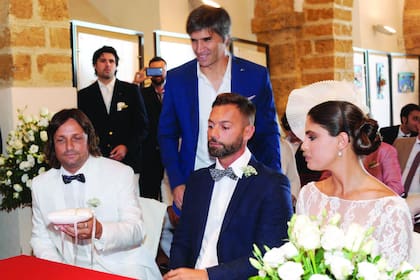 Adrián también eligió como testigo a Andrea Vianini, que es íntimo de él de toda la vida. Y yo a mi hermano, Miguel Balut y Florencia Alaniz, una de mis mejores amigas, contó Sofía