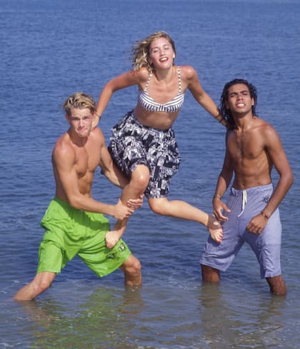 Adrian Young, Gwen Stefani y Tony Kanal en una postal californiana de mediados de los años 90