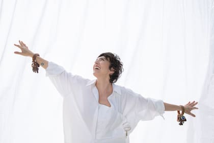 Adriana Calcanhotto: entre nuevos proyectos y el repaso de su discografía