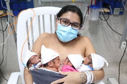 Adriana había perdido dos embarazos antes de quedar embarazada de cuatrillizos