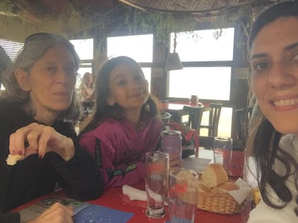 Adriana, Jazmín y Eloísa, tres generaciones de una familia que eligieron cambiar de vida