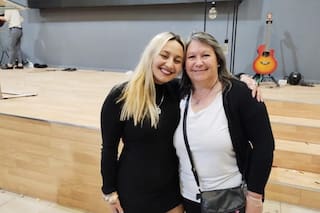 Una mujer y su hija fueron halladas calcinadas en su casa en Bahía Blanca e investigan un doble femicidio