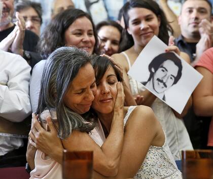 Adriana, nieta recuperada 126 por las Abuelas de Plaza de Mayo. 5/12/17