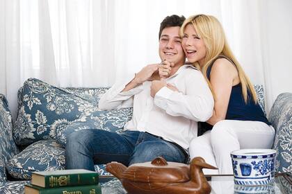 Adriana y su hijo Javier