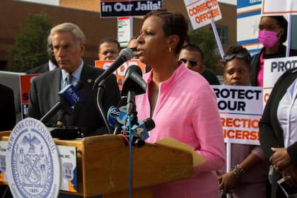 Adrianne Adams tiene un amplio recorrido en la política de Nueva York