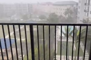 Las imágenes del intenso temporal que afectó Miami, bajo alerta por tornado