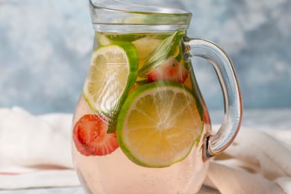 Advierte que las versiones comerciales suelen contener demasiado sodio, con riesgos para la salud