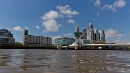 Advierten que el agua de los diques de Puerto Madero está contaminada
