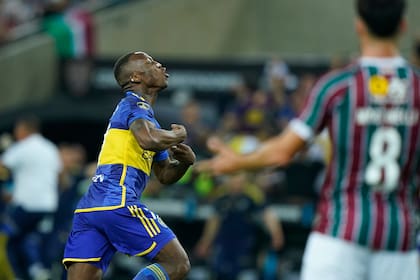 Advíncula: golazo ante Fluminense y pieza clave en la victoria ante River