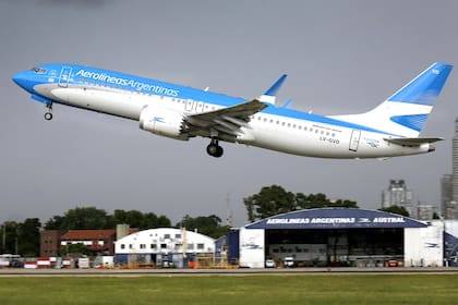 Aerolíneas Argentinas dispuso cinco vuelos "especiales" para repatriar argentinos de zonas de riesgo 