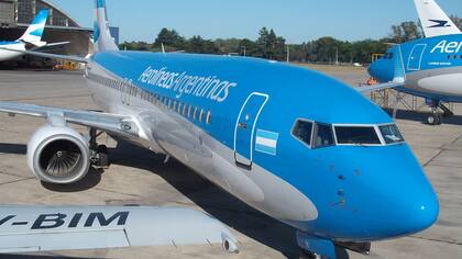 Un avión que iba de Neuquén a Aeroparque aterrizó de emergencia en Bahía Blanca