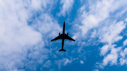 Aerolíneas, Austral y gremios todavía discuten la paritaria anual