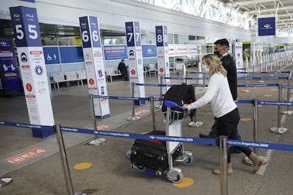 Los pasajeros que ya sacaron sus boletos tienen cierta flexibilidad de cambio ante un posible cierre de fronteras