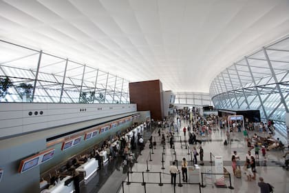 Aeropuerto Internacional General Cesáreo L. Berisso, en Montevideo, Uruguay