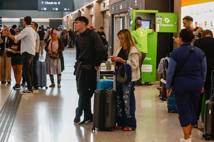 Aeropuertos Argentina está implementando IA en los procesos de gestión para tener información más detallada sobre los pasajeros y sus necesidades