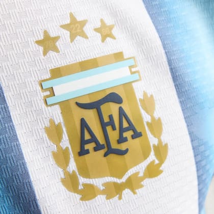 AFA presentó la nueva camiseta de la selección argentina para el Mundial 2026.
