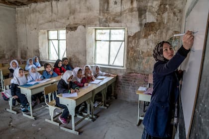 Afganistán se hunde en la base del ranking al ser por quinta vez el país más infeliz del mundo