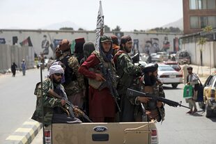 La Organización de las Naciones Unidas pidió que se tomaran "medidas firmes" para investigar los reportes de violaciones de derechos por parte de los talibanes, que incluyen asesinatos, reclutamientos de niños soldados, restricciones sobre los derechos de las mujeres y represión (AP)