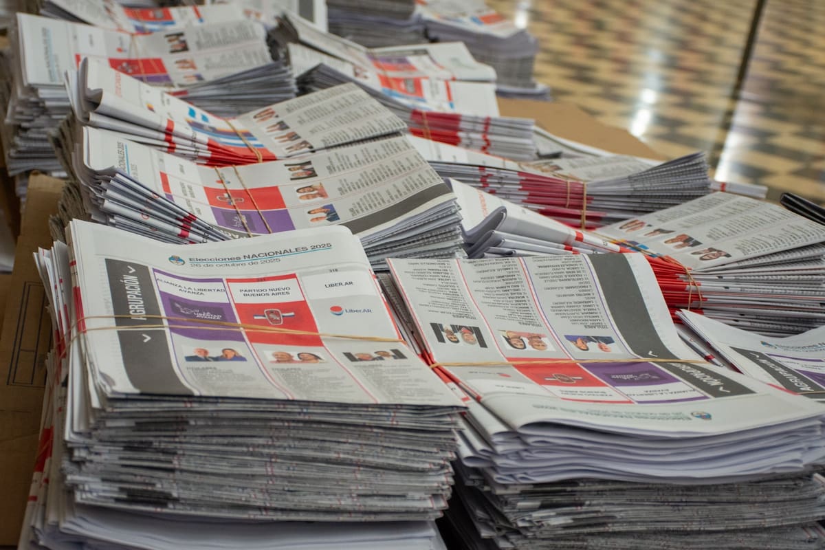 LLA pidió reimprimir 40.000 afiches con la cara de Santilli para que estén en todas las mesas de votación, pero la junta electoral lo rechazó