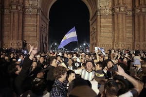 Fiesta argentina en Barcelona: la noche en la que el Arco de Triunfo se transformó en el Obelisco