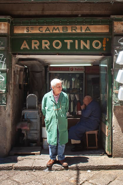 Afilador en una feria de Palermo