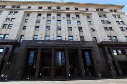 Según lo previsto por la ley, en julio próximo los contribuyentes deberán hacer el trámite de recategorización en la página de la AFIP