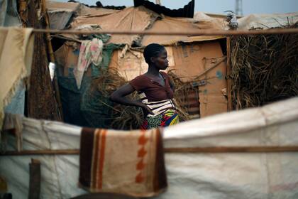 Los combates entre grupos armados en la República Centroafricana obligaron el año pasado a decenas de miles de habitantes a abandonar sus hogares 