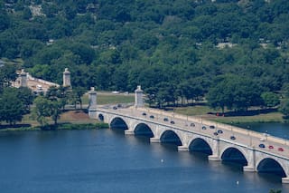 Agencia federal clave aprueba diseño del arco propuesto por Trump en Washington