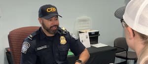 La CBP halla un escarabajo jamás visto en EE.UU.: el animal se coló entre las pertenencias de un pasajero que viajaba a Texas