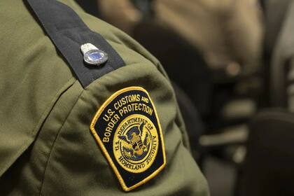 Agentes de la Oficina de Aduanas y Protección Fronteriza detuvieron a un migrante mexicano en la frontera de Texas