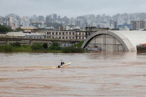 Trágicas inundaciones en el sur de Brasil: el agua avanza y cubre el centro histórico de Porto Alegre
