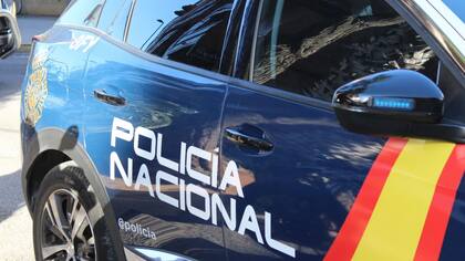 Agentes de la Policía Nacional detuvieron a un hombre de 30 años por retener y golpear a su exjefe (EP)