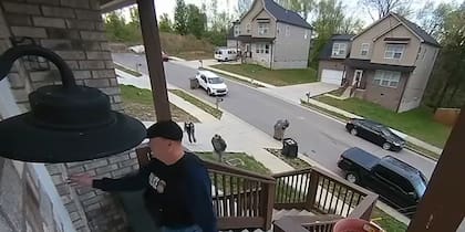 Agentes del ICE fueron a la casa de un niño migrante y preguntaron por él