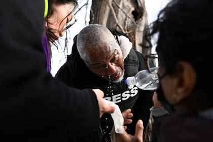 Agentes del ICE rociaron a los manifestantes con gas pimienta