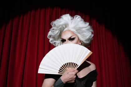 Agentes encubiertos reportaron no hallar conductas obscenas en show drag que motivó la demanda estatal