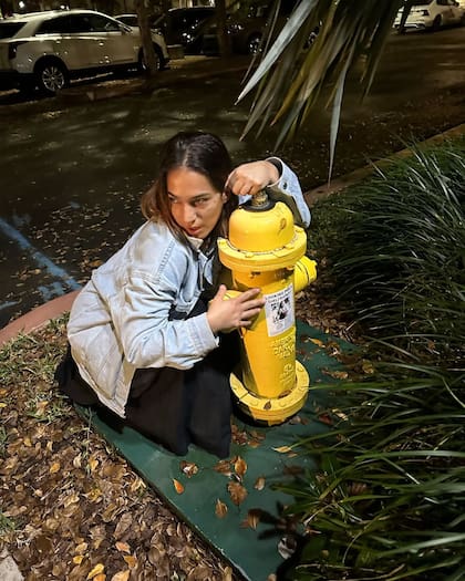 Agostina Alarcón, que ahora se llama Maia, asistió al Miami film festival y compartió la foto en sus redes (Foto: Instagram @sindynerolive)