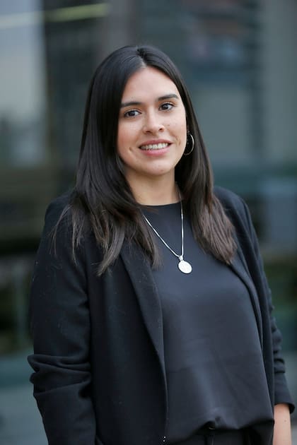 Agostina Colombo (30), cuenta: "Me adoptaron con pocos días de vida. Hablando del tema en terapia me di cuenta de que quería conocer a mi mamá biológica"