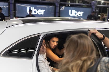 Agostina Páez, a la salida del Aeroparque