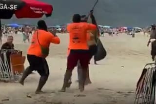 Un turista argentino se quejó del precio del choclo y los vendedores le dieron una golpiza