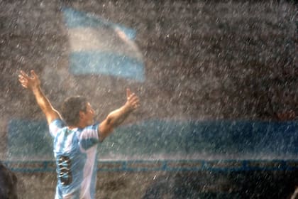 Agua, celeste, blanco y el festejo de Palermo para un gol inolvidable
