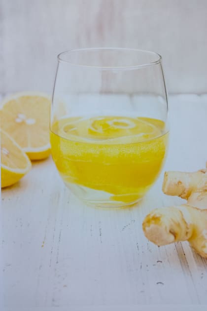 Agua con limón, el ritual de la diseñadora para comenzar el día