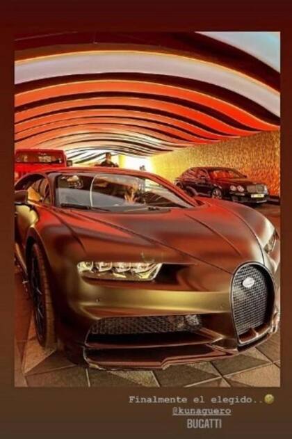 Agüero arriba de un Bugatti en Dubai