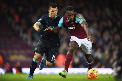 Aguero convirtió pero Manchester City empató en Londres